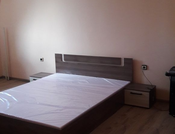 Дава се под наем Двустаен апартамент в Плевен, Идеален център - 48 кв.м за 204 € - Снимка #1