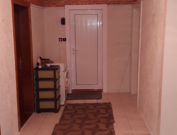 Дава се под наем Многостаен апартамент в Плевен, Идеален център - 60 кв.м за 204 € - Снимка #1