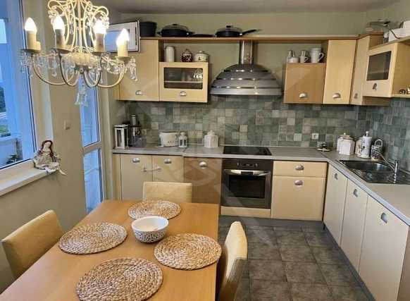 Дава се под наем Тристаен апартамент в Варна, Бриз - 101 кв.м за 927.18 € - Снимка #1