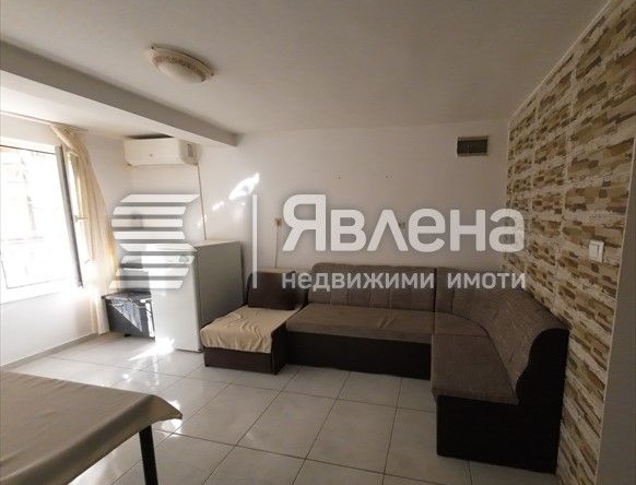 Дава се под наем Двустаен апартамент в Бургас, Възраждане - 55 кв.м за 358 € - Снимка #1