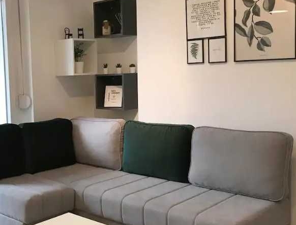 Дава се под наем Тристаен апартамент в Пловдив, Кършияка - 90 кв.м за 341.7 € - Снимка #1