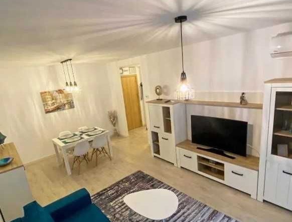 Дава се под наем Двустаен апартамент в Пловдив, Център - 44 кв.м за 163.2 € - Снимка #1