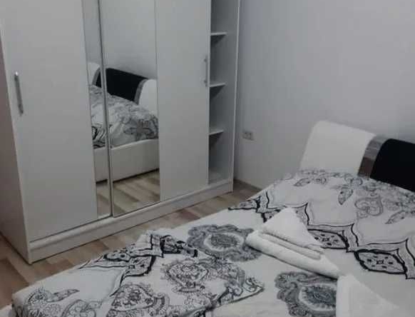 Дава се под наем Тристаен апартамент в Пловдив, Гагарин - 90 кв.м за 316.2 € - Снимка #1