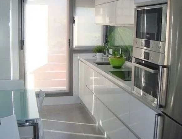 Дава се под наем Двустаен апартамент в Бургас, Акациите - 65 кв.м за 290.7 € - Снимка #1