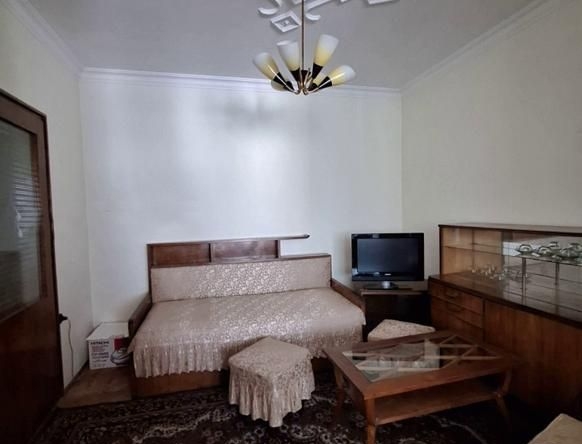 Дава се под наем Тристаен апартамент в София, Център - 75 кв.м за 563 € - Снимка #1