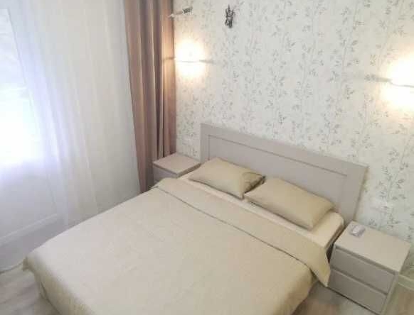 Дава се под наем Тристаен апартамент в Пловдив, Изгрев - 82 кв.м за 341.7 € - Снимка #1