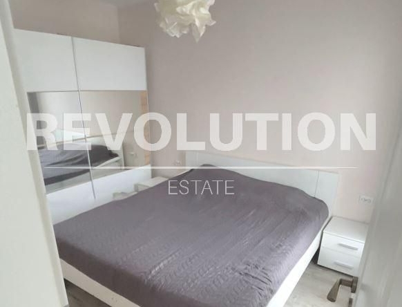 Дава се под наем Двустаен апартамент в Варна, Възраждане 2 - 50 кв.м за 375 € - Снимка #1