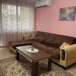 Дава се под наем Тристаен апартамент в Пловдив, Център - 100 кв.м за 561 € - Снимка #1