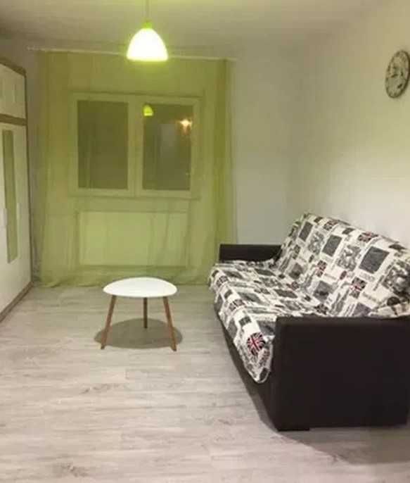 Дава се под наем Едностаен апартамент в Пловдив, Център - 24 кв.м за 137.7 € - Снимка #1