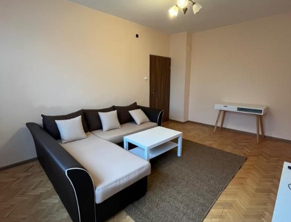 Дава се под наем Двустаен апартамент в София, Гоце Делчев - 60 кв.м за 600 € - Снимка #1