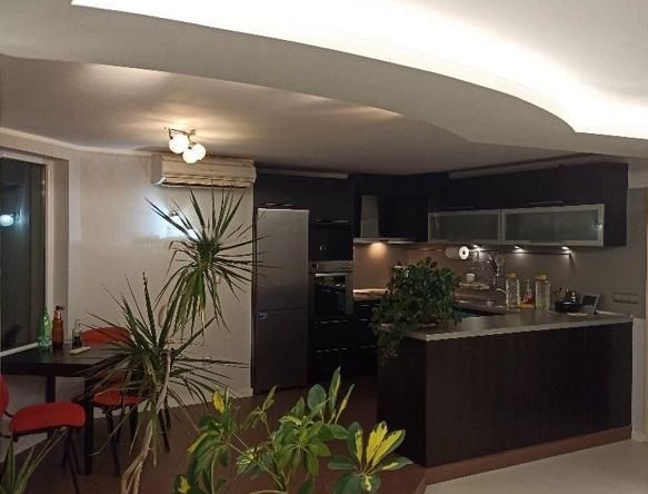 Дава се под наем Тристаен апартамент в Банкя - 119 кв.м за 770 € - Снимка #1