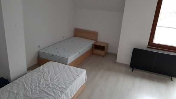 Дава се под наем Двустаен апартамент в Бургас, Център - 130 кв.м за 153 € - Снимка #1