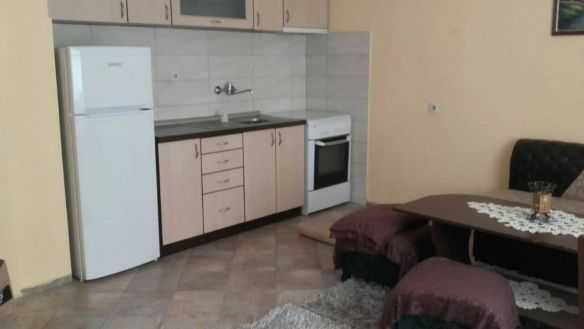 Дава се под наем Двустаен апартамент в Бургас, Център - 40 кв.м за 114.75 € - Снимка #1