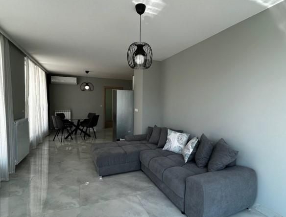 Дава се под наем Двустаен апартамент в София, Оборище - 68 кв.м за 699 € - Снимка #1