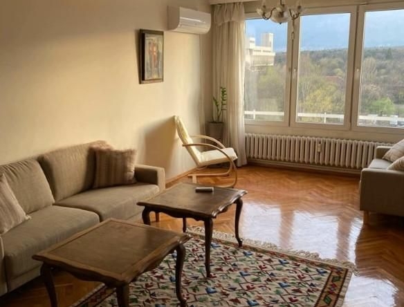 Дава се под наем Тристаен апартамент в София, Гео Милев - 120 кв.м за 900 € - Снимка #1