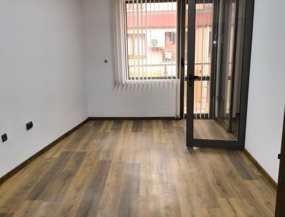 Дава се под наем Офис в Пловдив, Център - 60 кв.м за 325 € - Снимка #1