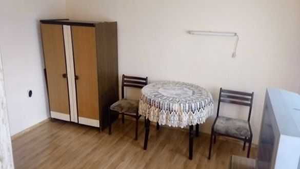 Дава се под наем Едностаен апартамент в Бургас, Център - 45 кв.м за 125 € - Снимка #1