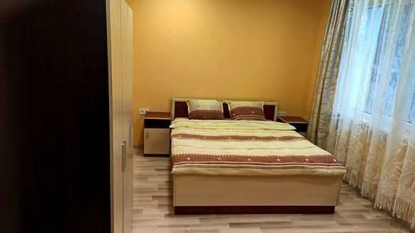 Дава се под наем Двустаен апартамент в Бургас, Център - 52 кв.м за 30 € - Снимка #1