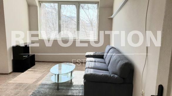 Дава се под наем Тристаен апартамент в Варна, Център - 100 кв.м за 650 € - Снимка #1