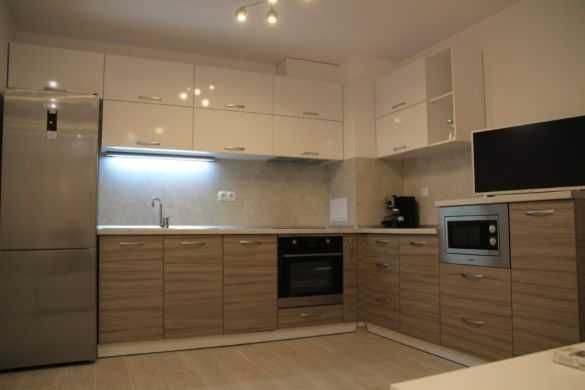 Дава се под наем Едностаен апартамент в Бургас, Лазур - 45 кв.м за 127.5 € - Снимка #1