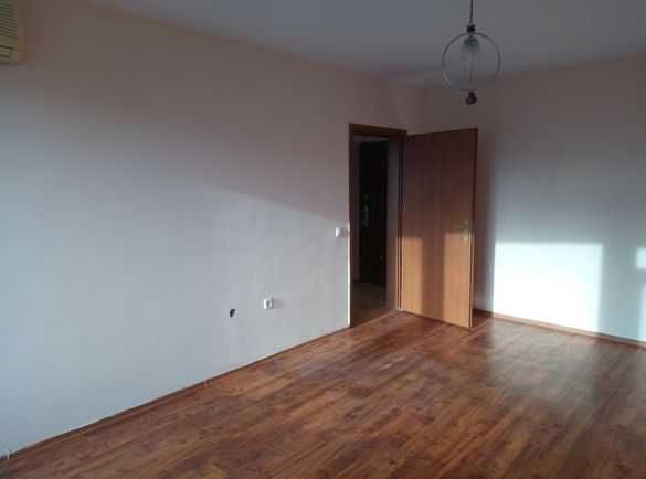 Дава се под наем Двустаен апартамент в Бургас, Изгрев - 66 кв.м за 165 € - Снимка #1