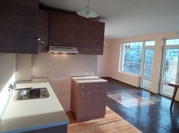 Дава се под наем Двустаен апартамент в Бургас, Изгрев - 66 кв.м за 178.5 € - Снимка #1