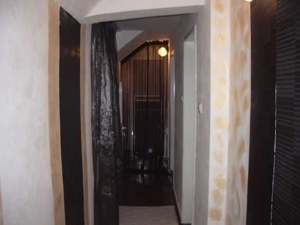 Дава се под наем Двустаен апартамент в Бургас, Братя Миладинови - 70 кв.м за 102 € - Снимка #1