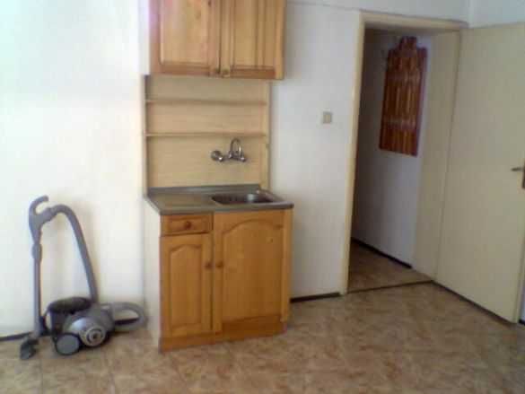 Дава се под наем Едностаен апартамент в Бургас, Лазур - 35 кв.м за 125 € - Снимка #1