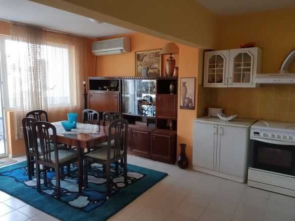 Дава се под наем Тристаен апартамент в Бургас, Възраждане - 106 кв.м за 240 € - Снимка #1