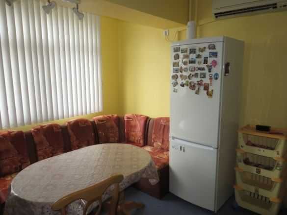 Дава се под наем Двустаен апартамент в Бургас, Изгрев - 64 кв.м за 250 € - Снимка #1