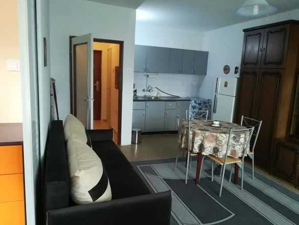 Дава се под наем Едностаен апартамент в Бургас, Изгрев - 43 кв.м за 165 € - Снимка #1