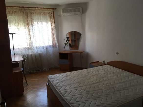 Дава се под наем Двустаен апартамент в Бургас, Лазур - 65 кв.м за 225 € - Снимка #1