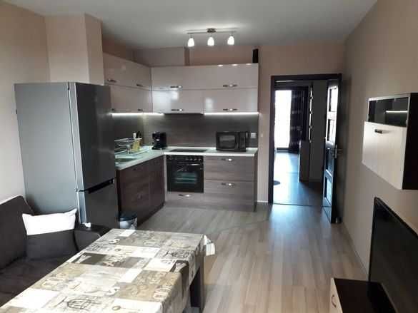 Двустаен апартамент в Бургас, Изгрев - 53 кв.м за 3 €/кв.м - Снимка #1