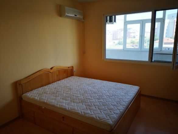 Дава се под наем Тристаен апартамент в Бургас, Меден рудник - зона А - 85 кв.м за 102 € - Снимка #1