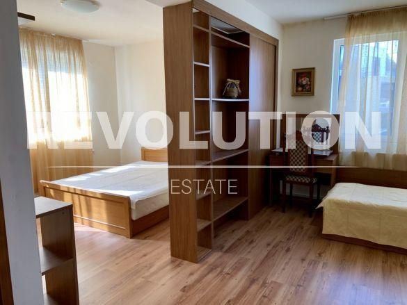 Дава се под наем Двустаен апартамент в Варна, м-т Траката - 71 кв.м за 500 € - Снимка #1