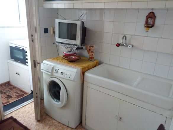 Дава се под наем Двустаен апартамент в Бургас, Лазур - 67 кв.м за 183.6 € - Снимка #1