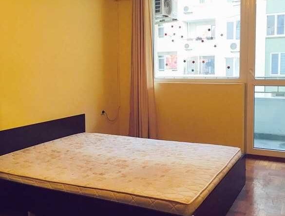 Дава се под наем Двустаен апартамент в Бургас, Славейков - 60 кв.м за 200 € - Снимка #1