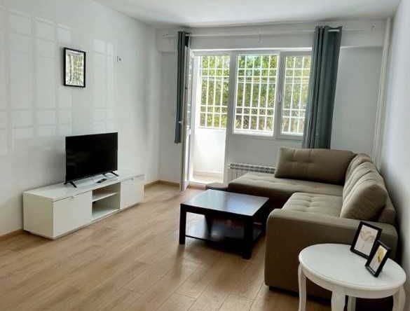 Дава се под наем Тристаен апартамент в София, Овча купел - 94 кв.м за 612 € - Снимка #1