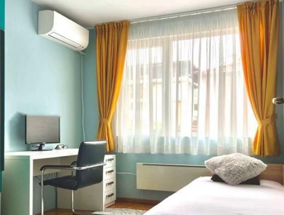 Дава се под наем Тристаен апартамент в Пловдив, Център - 80 кв.м за 765 € - Снимка #1