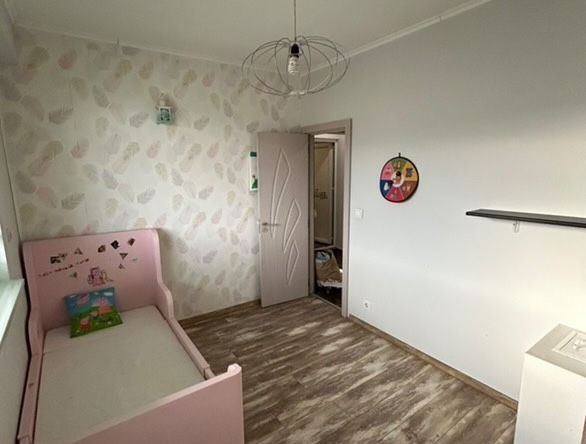 Дава се под наем Тристаен апартамент в Ловеч, Младост - 65 кв.м за 306 € - Снимка #1