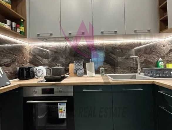 Дава се под наем Четиристаен апартамент в Варна, Общината - 125 кв.м за 1200 € - Снимка #1