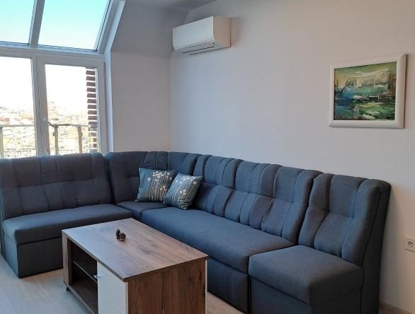 Дава се под наем Тристаен апартамент в Пловдив, Кършияка - 106 кв.м за 636.99 € - Снимка #1