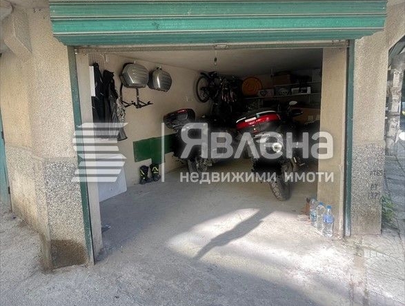 Офис в Варна, Лятно кино Тракия - 20 кв.м за 1500 €/кв.м - Снимка #1