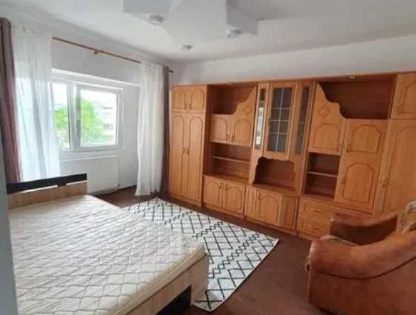 Дава се под наем Едностаен апартамент в Пловдив, Център - 26 кв.м за 142.8 € - Снимка #1