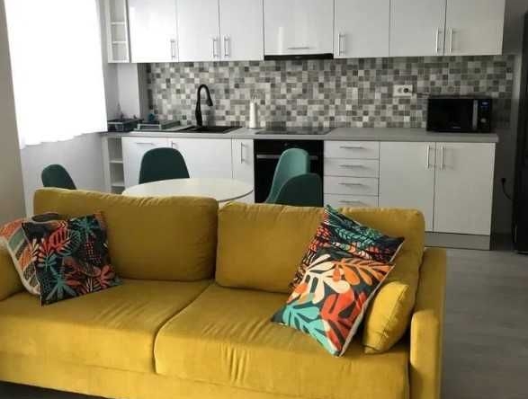 Дава се под наем Двустаен апартамент в Пловдив, Център - 65 кв.м за 204 € - Снимка #1