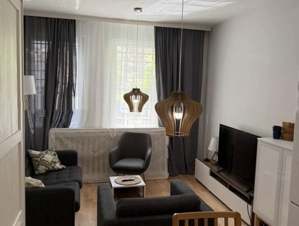 Дава се под наем Тристаен апартамент в София, Слатина - 76 кв.м за 897.6 € - Снимка #1