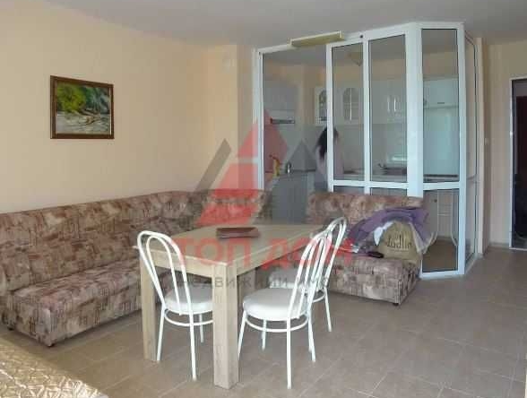 Дава се под наем Едностаен апартамент в Варна, Колхозен пазар - 47 кв.м за 306 € - Снимка #1