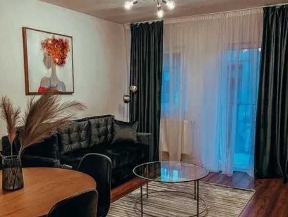 Дава се под наем Едностаен апартамент в Бургас, Изгрев - 35 кв.м за 153 € - Снимка #1