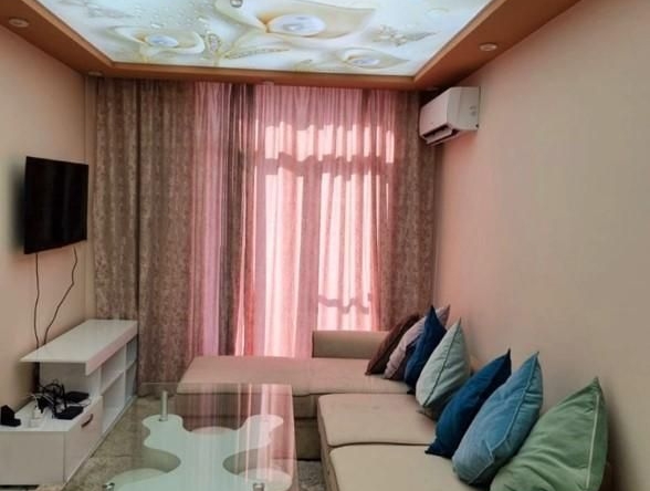 Дава се под наем Тристаен апартамент в София, Студентски град - 80 кв.м за 799 € - Снимка #1