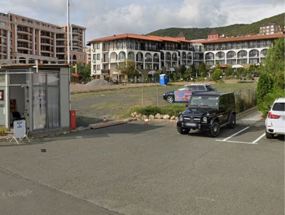 Дава се под наем Гараж / Паркомясто в Свети Влас - 1200 кв.м за 7979.46 € - Снимка #1